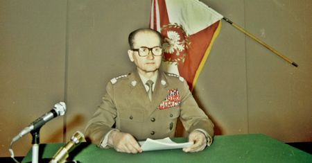 Prof. Sławomir Cenckiewicz: Jaruzelski blokował ujawnianie prawdy o LWP
