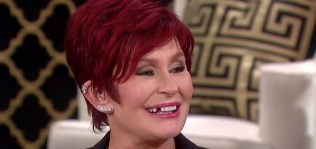 Sharon Osbourne wypadł ząb w programie na żywo!