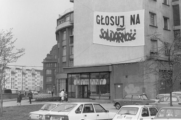 Odtajnione szyfrogramy MSZ: wyniki wyborów 1989 r. były dla władzy zaskoczeniem