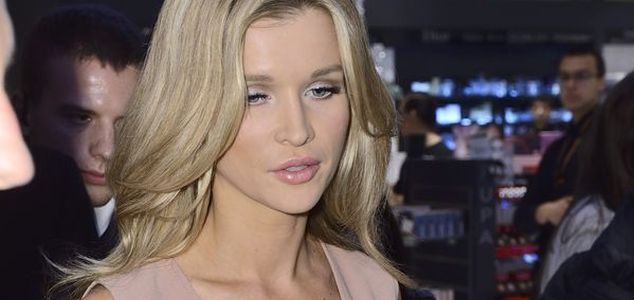 Joanna Krupa została na lodzie. W telewizji nie chcą już ponętnej gwiazdy?