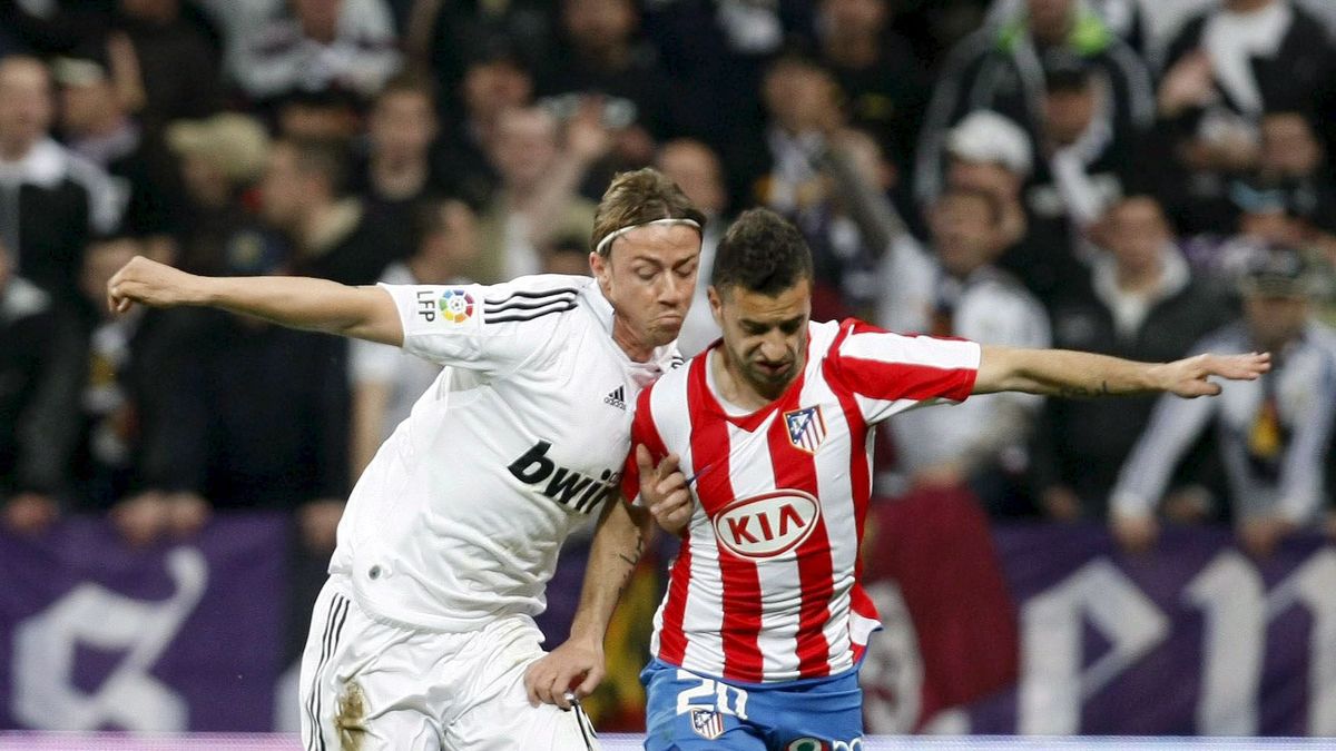 PAP/EPA / EPA/J.J. Guillen / Na zdjęciu: Guti (z lewej)