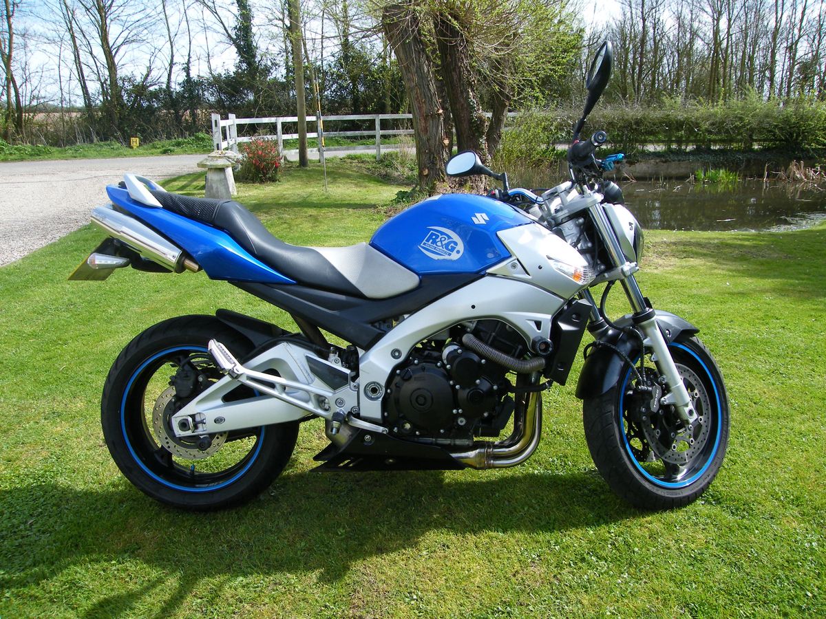 Suzuki GSR600