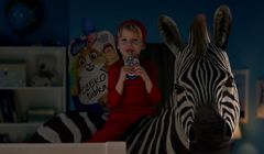 Zebra zamiast zajączka reklamuje Czekotubkę od Wedla (wideo)