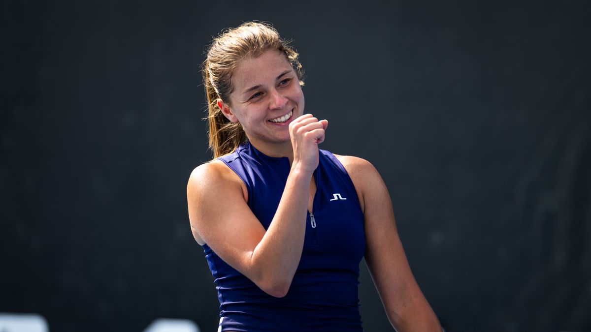MELBOURNE, AUSTRALIA - JANUARY 09: Maja Chwalinska of Poland reacts to defeating Brenda Fruhvirtova of the Czech Republic during the final qualifications round of the 2025 Australian Open at Melbourne Park on January 09, 2025 in Melbourne, Australia (Photo by Robert Prange/Getty Images)