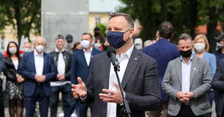 Wybory 2020. Andrzej Duda prowadzi w nowym sondażu. Ma jednak poważnego rywala