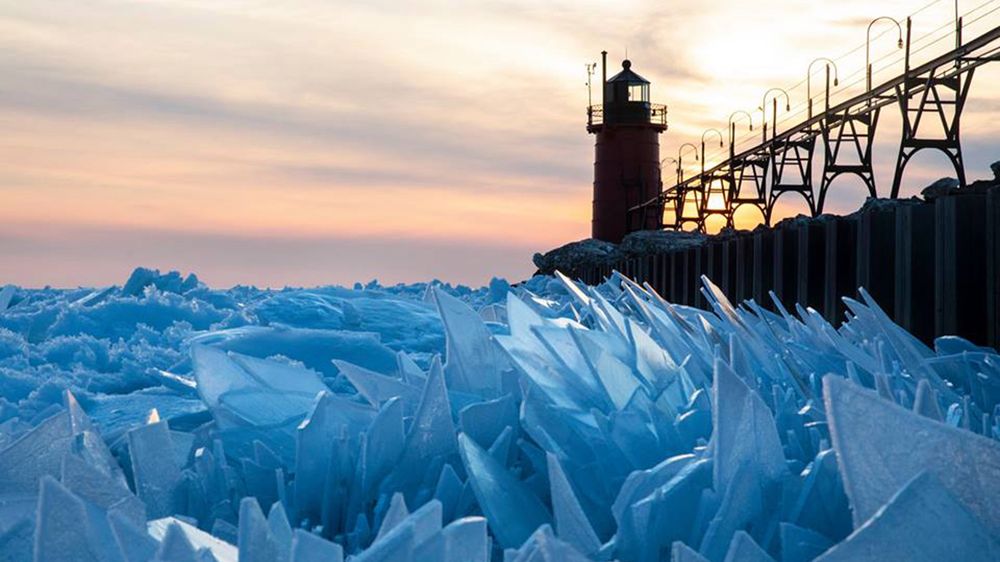 Hipnotyzujący widok na jeziorze Michigan. Wiosna zawitała tam na dobre 1