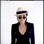 Rose McGowan kręci Yoko Ono