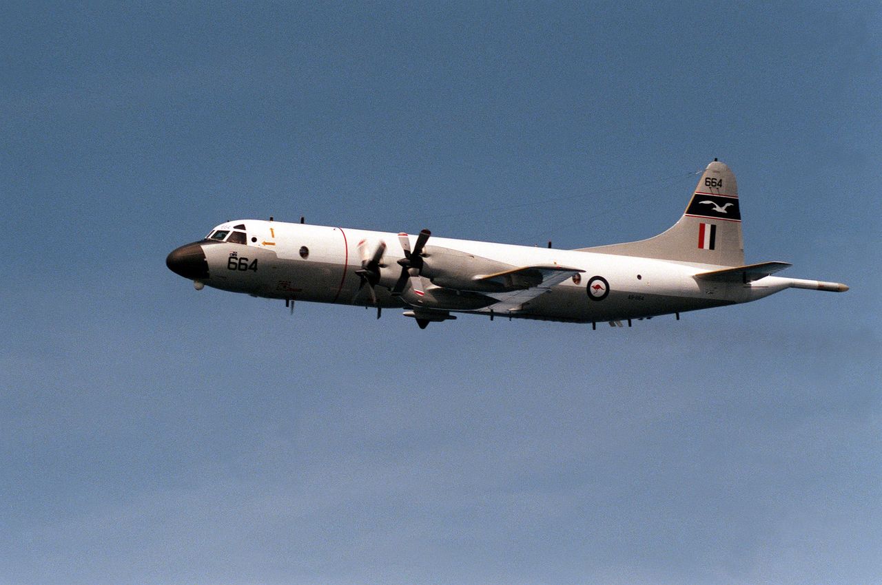 Samolot Lockheed P-3 Orion używany do patroli morskich i akcji poszukiwawczych