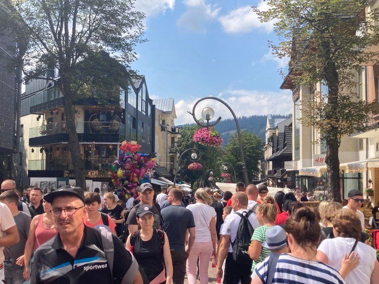 Zakopane przyciąga tłumy niezależnie od pory roku