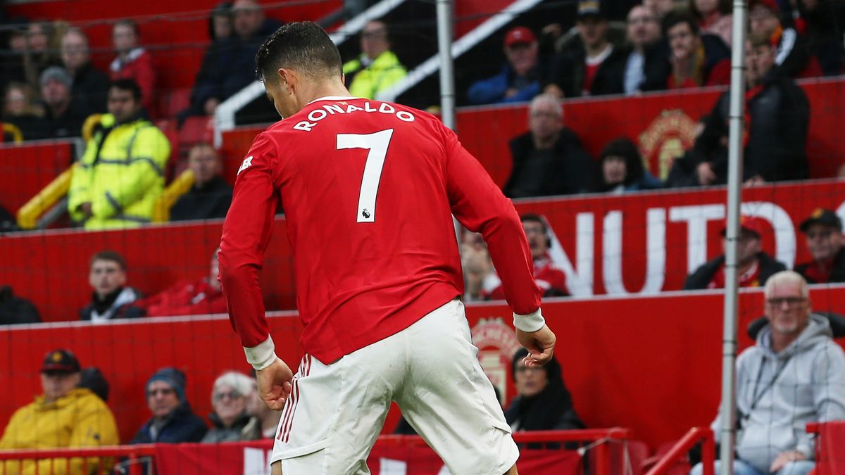 Zdjęcie okładkowe artykułu: Getty Images / Matthew Peters/Manchester United / Po tej akcji Cristiano Ronaldo dostał żółtą kartkę