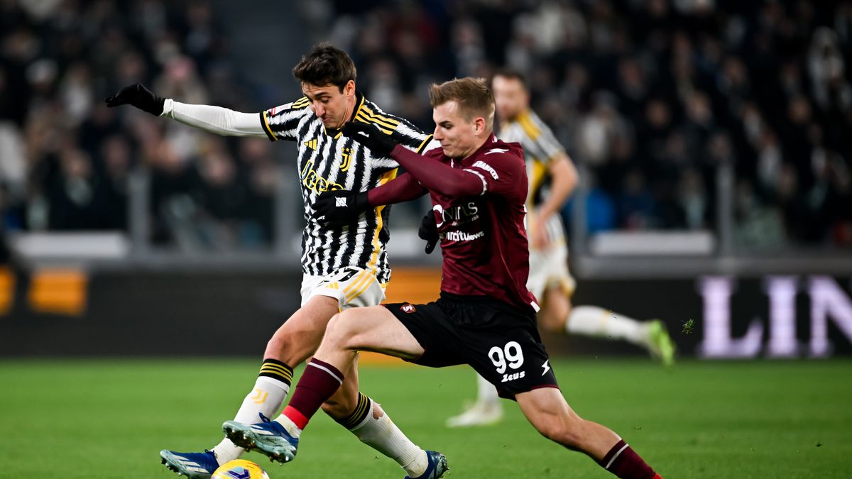 Mateusz Łęgowski w meczu z Juventusem