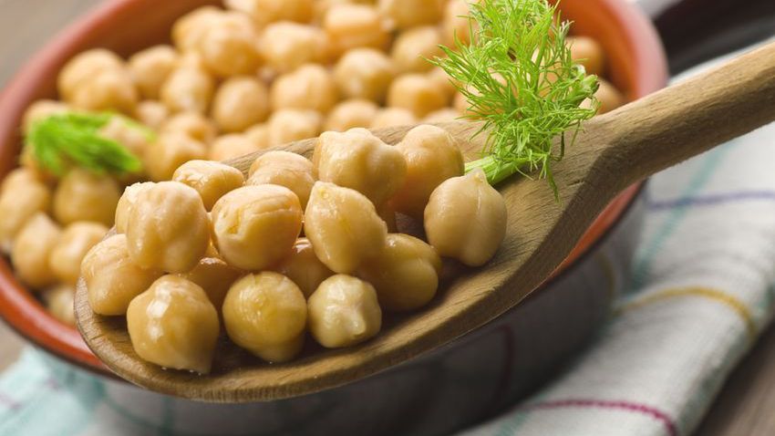 Ciecierzyca w puszce, odsączona i opłukana wodą z kranu