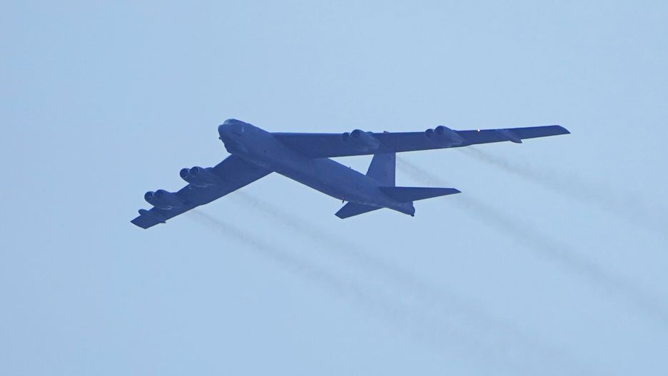 Samolot B-52. Z takiej maszyny wystrzelono pocisk naddźwiękowy. Zdjęcie archiwalne 