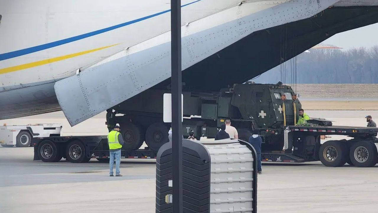 HIMARS na pokładzie ukraińskiego samolotu An-124 