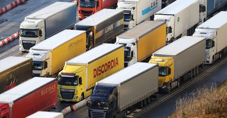 Ktoś stracił 8,5 mln funtów. Polski kierowca ukrył towar w pralkach