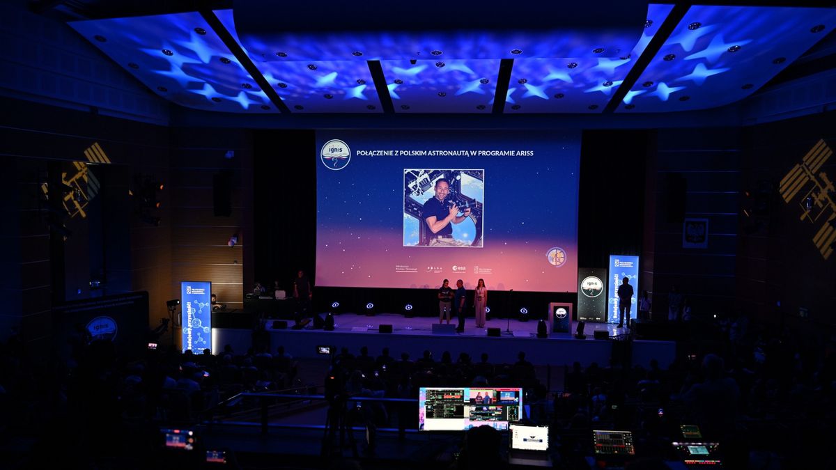 Polski astronauta na orbitę zabrał osobiste pamiątki, w tym obrączkę żony