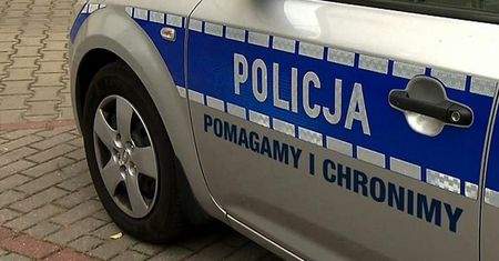 Policjant z Hrubieszowa pomógł schorowanemu seniorowi. W domu od kilku dni nie było ogrzewania