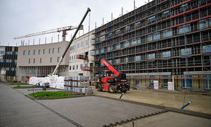 Ogromny szpital rośnie jak na drożdżach. Pierwsi pacjenci za 2 lata