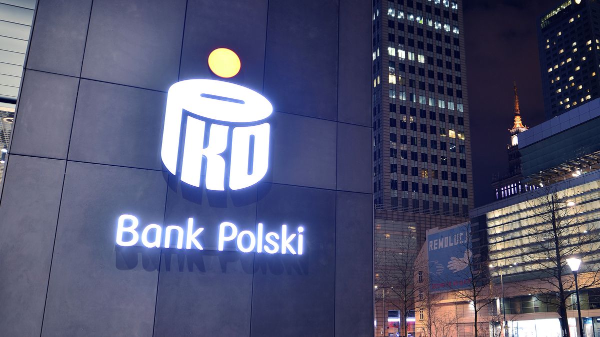 architecture, background, bank, bank polski, banking, banking services, branch, brand, building, business, capital, center, central, citibank, citigroup, commercial, company, contemporary, corporate, corporation, design, district, economic, economy, entrance, exterior, facade, finance, financial, financial advice, icon, investment, logo, money, no people, office, outdoor, pko, poland, private, services, sign, signage, structure, symbol, trademark, urban, view, warsaw