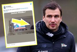 Jarosław Bieniuk pokazał fragment mieszkania. Uwagę przykuwa jedno zdjęcie