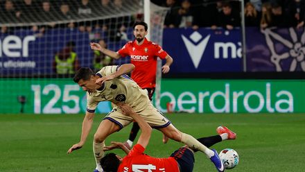 Zaczął "Lewy", Barcelona krok od tytułu