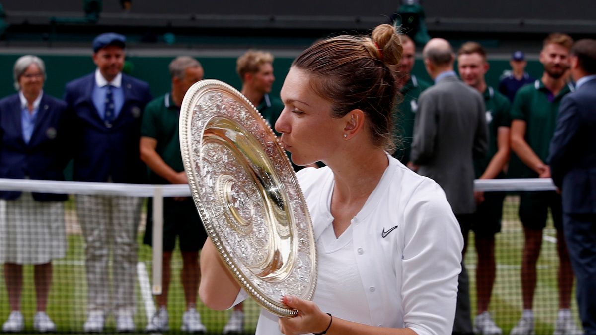 PAP/EPA / NIC BOTHMA / Na zdjęciu: Simona Halep, mistrzyni Wimbledonu 2019