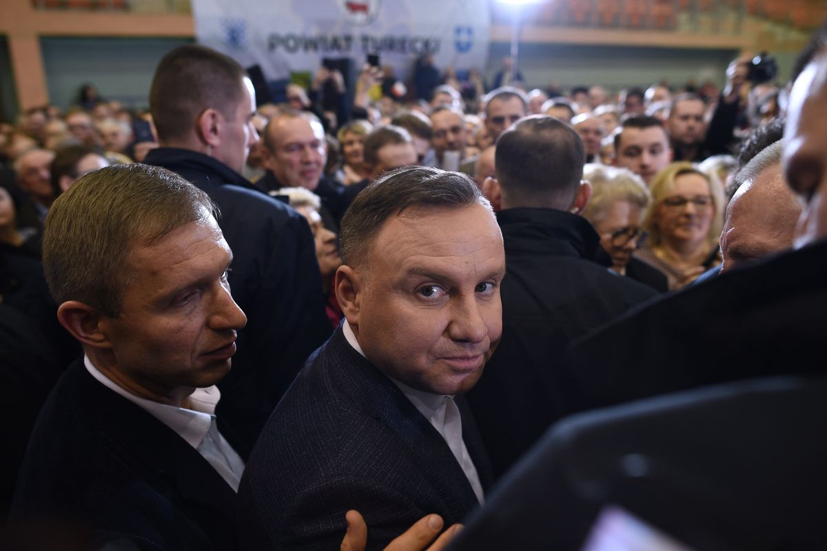 Wybory prezydenckie 2020. Sztab Andrzeja Dudy ma problem z gorliwą fanką