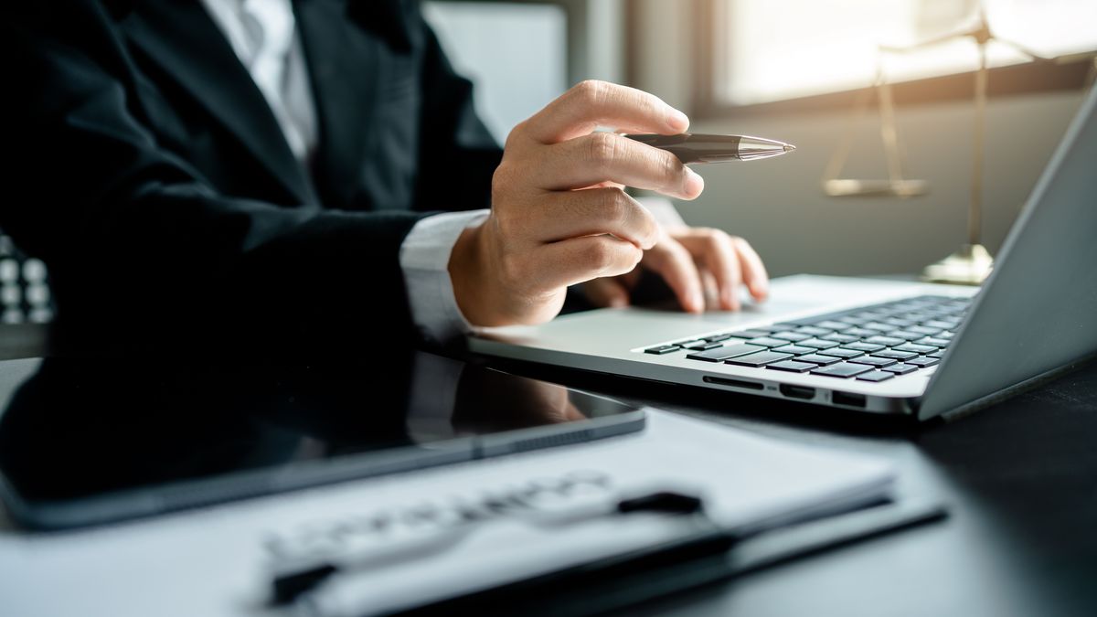 Wyjaśniamy, jak założyć własną firmę 