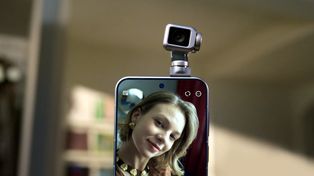 Honor odpiął wrotki. Smartfon z głową robota naprawdę trafił do sprzedaży