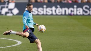 Barcelona z Lewandowskim zagra o trofeum. Która TV pokaże Superpuchar Hiszpanii?