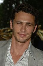 James Franco pośród cieni w Nowym Jorku