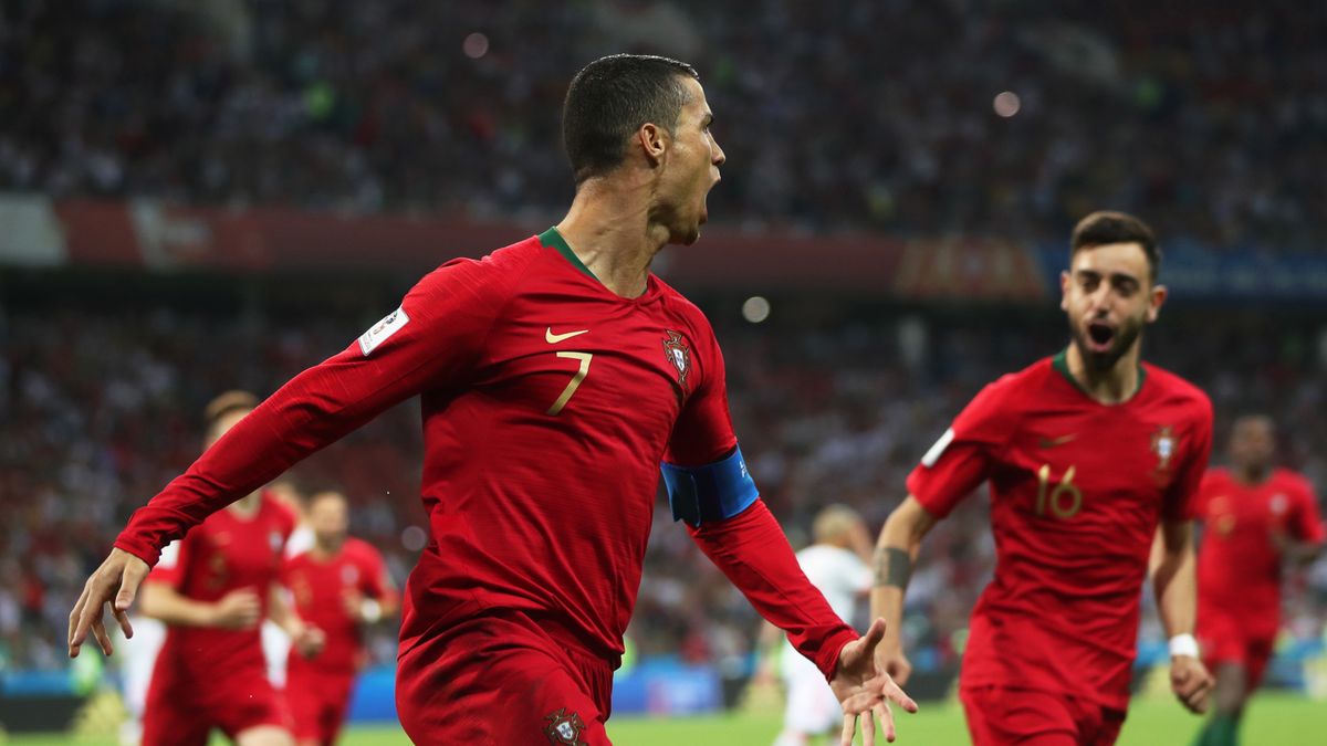 Cristiano Ronaldo cieszy się ze zdobycia bramki z Hiszpanią