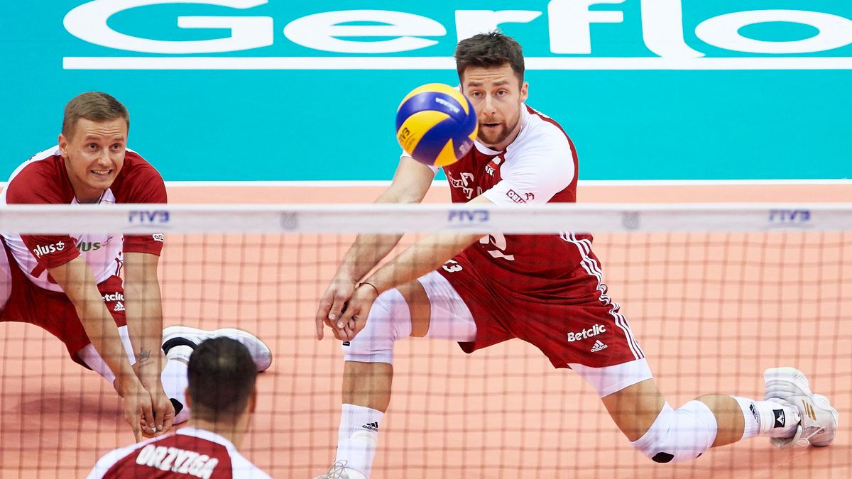 PAP / Adam Warżawa / Na zdjęciu: Michał Kubiak w przyjęciu zagrywki