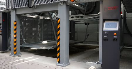 To pierwszy taki parking w Polsce. Samochód sam zaparkuje