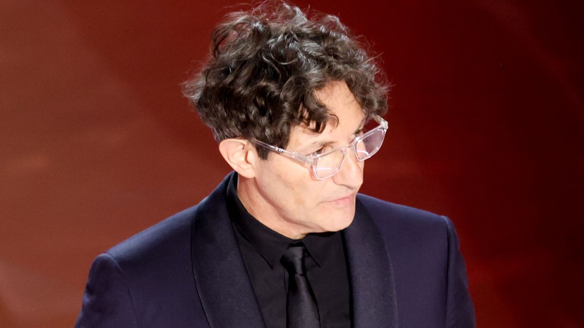 Oscary 2024: Jonathan Glazer podczas przemówienia na gali