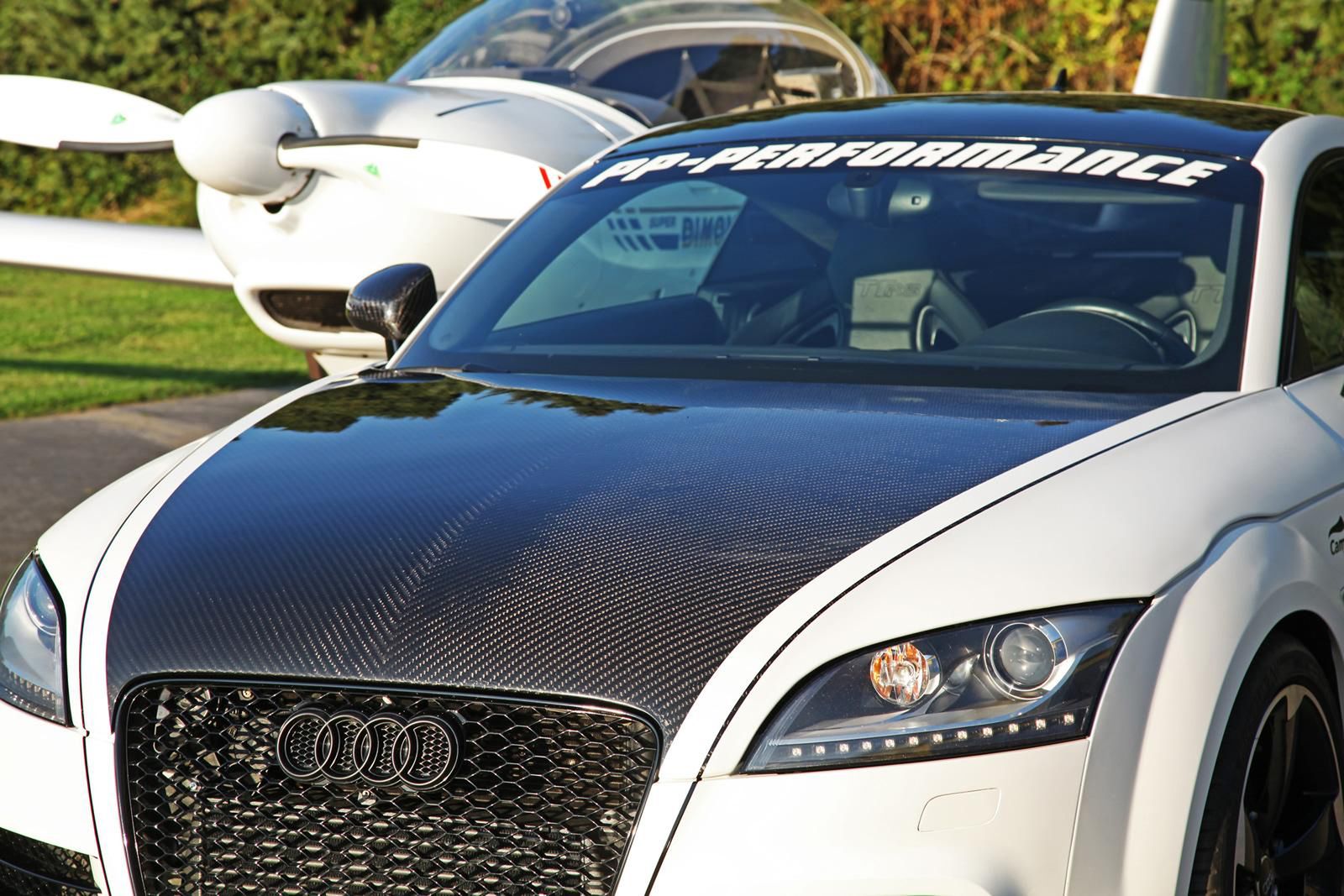 Audi TT RS Black & White Edition