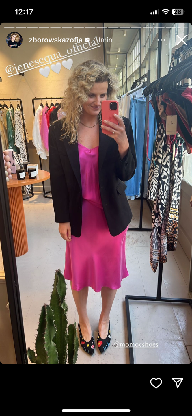Zofia Zborowska w eleganckiej stylizacji z balerinkami 