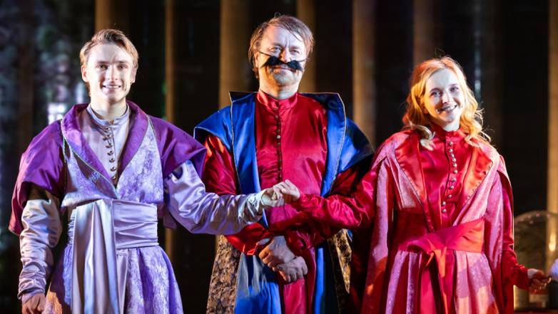 Walka o serce 14-latki, pijaństwo, rozpusta i wojenne obrazki. Obdarty z patosu "Pan Tadeusz" to zwykły Tadzik