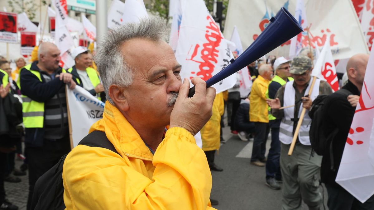 Choć manifestację organizowała "Solidarność" to przemawiali na niej głównie politycy PiS.