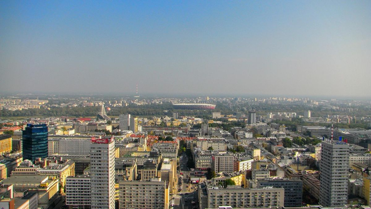 W miastach widać naturalny proces odpływu ludności do na przedmieścia i do pobliskich gmin.