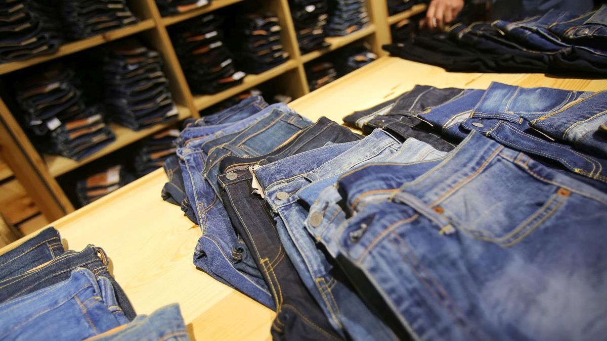 Import dżinsów do USA przegrywa z odzieżą dresową.