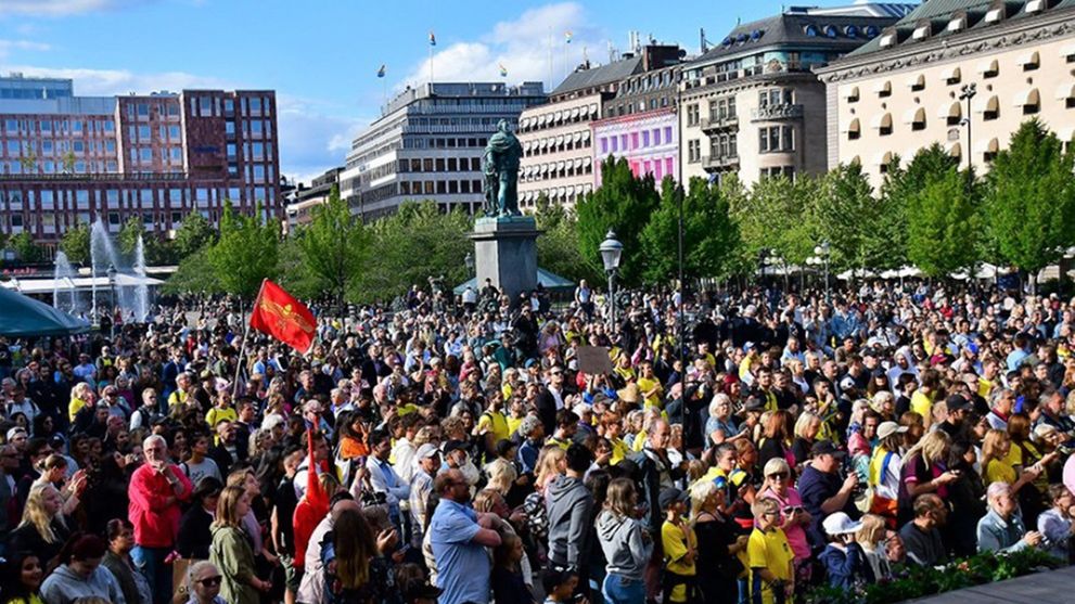 Zdjęcie okładkowe artykułu: Facebook /  / Na zdjęciu: Szwedzi na wiecu poparcia dla Durmaza