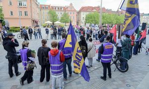 Oblał sztucznymi fekaliami dom celebrytów. Pracuje dla rządu