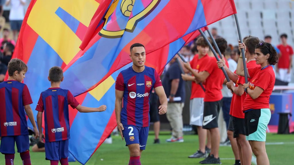 Zdjęcie okładkowe artykułu: Getty Images / Urbanandsport/NurPhoto / Na zdjęciu: Sergino Dest w barwach FC Barcelony