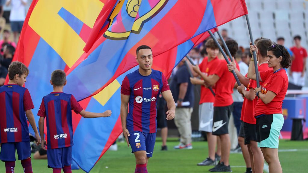 Getty Images / Urbanandsport/NurPhoto / Na zdjęciu: Sergino Dest w barwach FC Barcelony