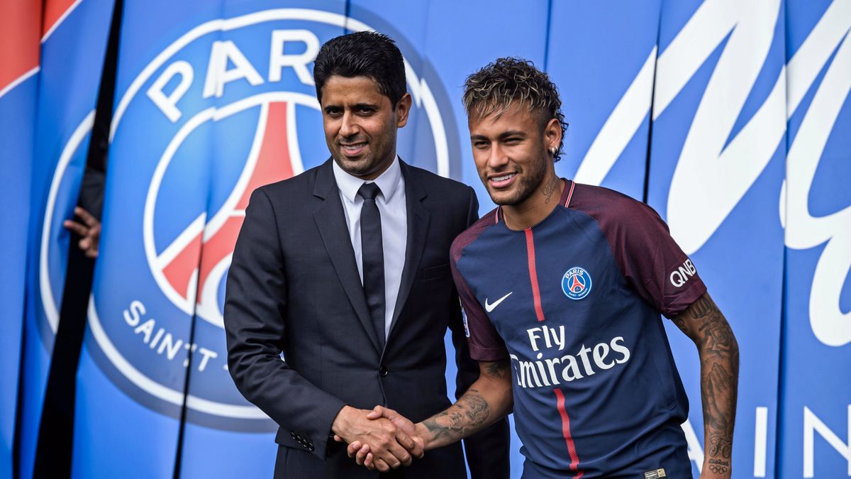 PAP/EPA / EPA/CHRISTOPHE PETIT TESSON  / Neymar na ceremonii podpisywania kontraktu