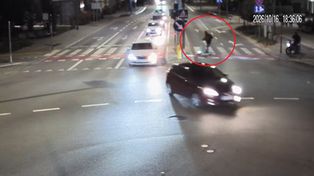 27-latek na hulajnodze. Wszystko nagrały kamery. Wysokość mandatu szokuje
