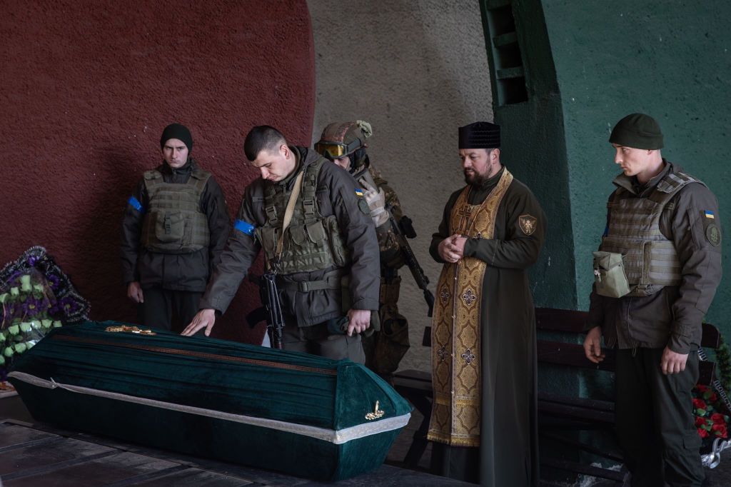 Pogrzeb ukraińskiego żołnierza w Kijowie zabitego przez rosyjskich okupantów (Photo by Chris McGrath/Getty Images)
Chris McGrath