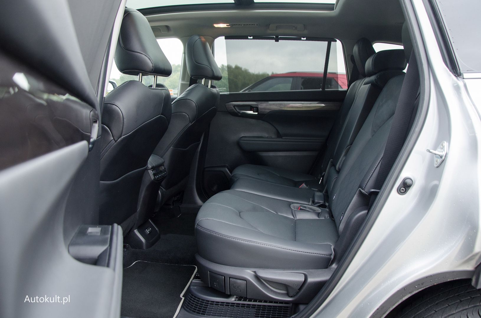 Ford Explorer vs. Toyota Highlander
