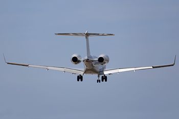 Donald Trump grozi Bombardierowi. Domaga się produkcji samolotów w USA